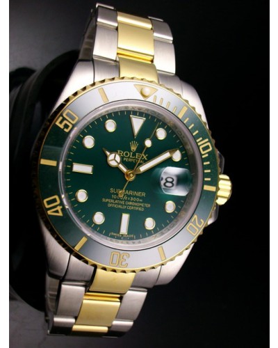 Réplicas Rolex Submariner Dark Green Misto com design moderno